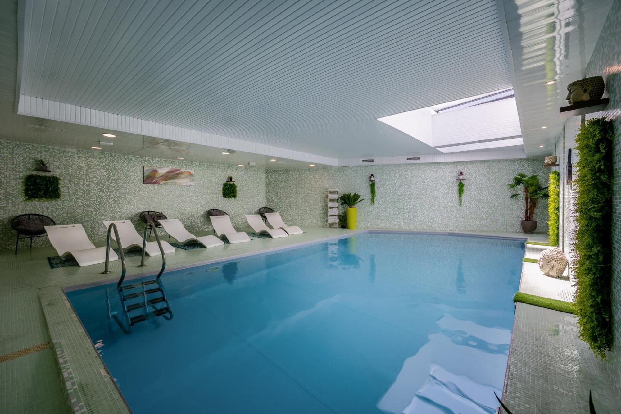 Hotel Et Spa Du Chateau Lagord Eksteriør billede