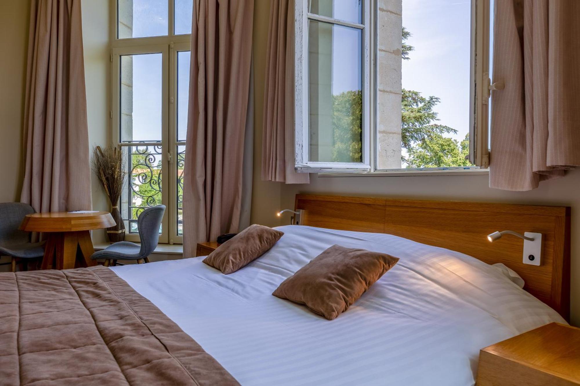 Hotel Et Spa Du Chateau Lagord Værelse billede